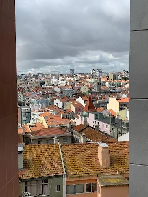 Charming Apartment Ideally Located In ליסבון