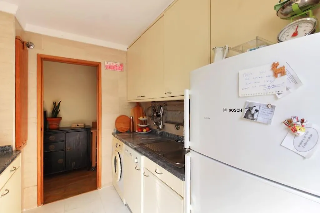 Charming Apartment Ideally Located In ליסבון